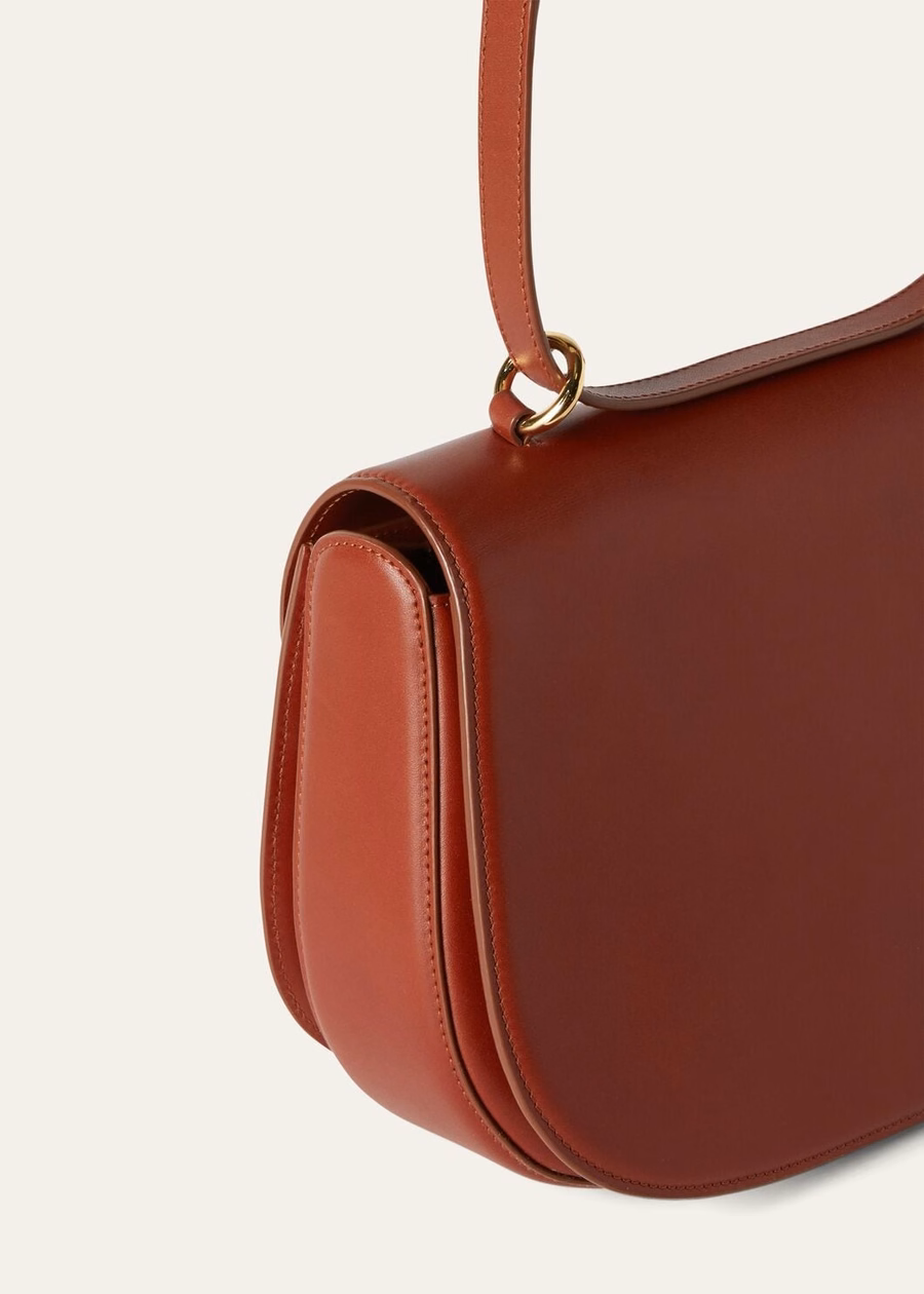 Bolso Gheira mediano de piel de becerro lisa color Kummel oscuro/marfil