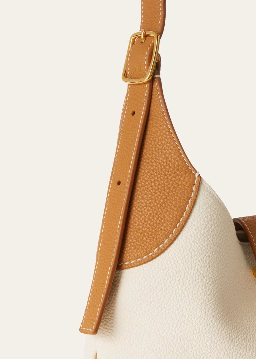 Bolsa mediana Bobbin Bag, color blanco susurro/salvado de trigo/piel de becerro color oro sol.