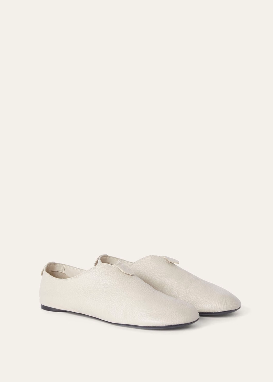 Mocasines planos flotantes de ante color crema y piel sintética