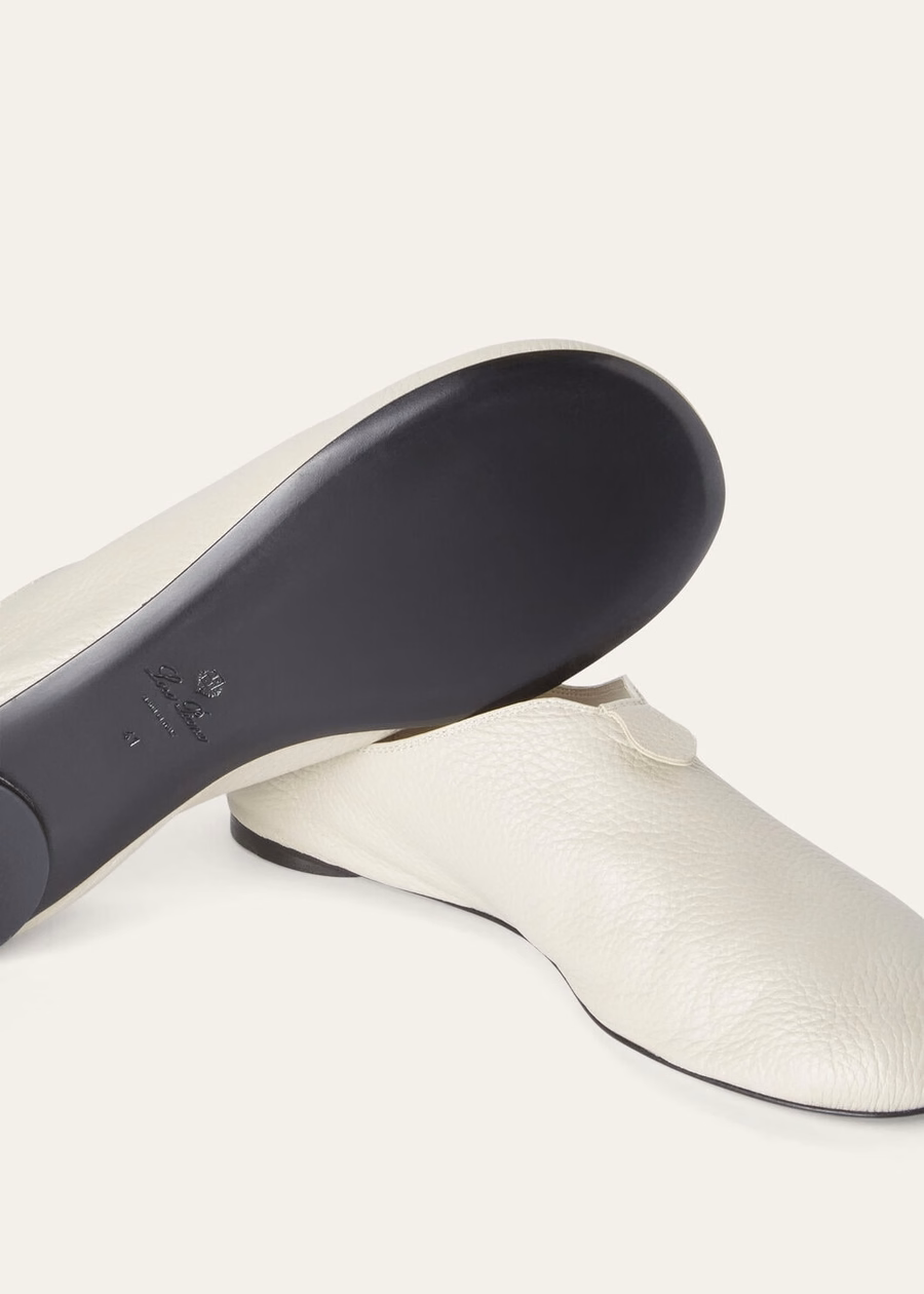Mocasines planos flotantes de ante color crema y piel sintética