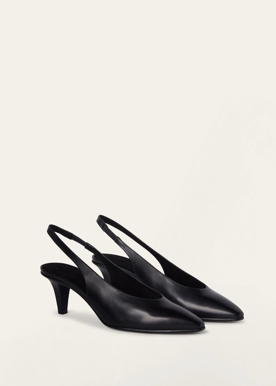 Sandalias Rebecca con tira trasera, de piel de becerro negra.