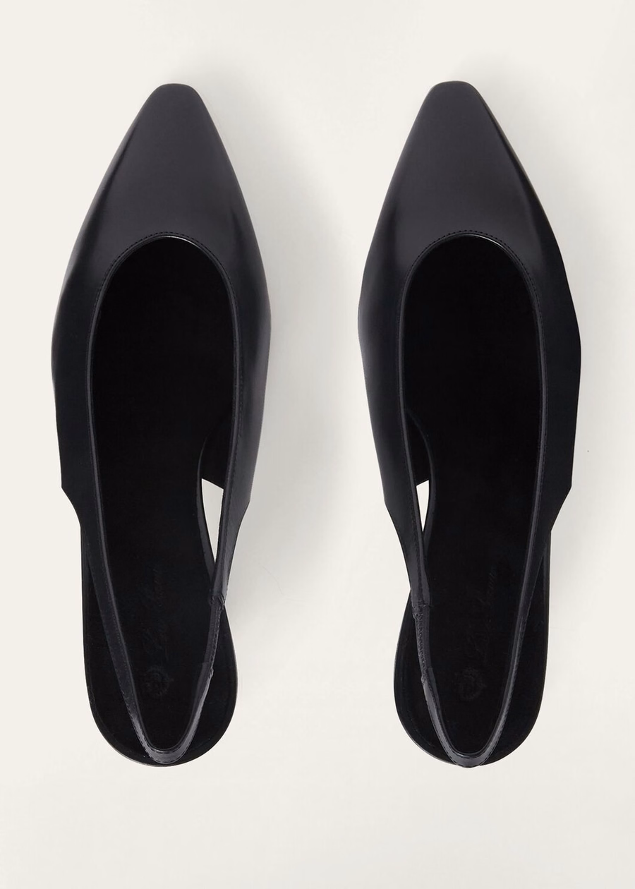 Sandalias Rebecca con tira trasera, de piel de becerro negra.