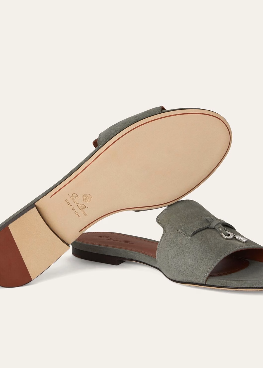 Sandalias Summer Charms de ante y piel de cabra en gris militar.