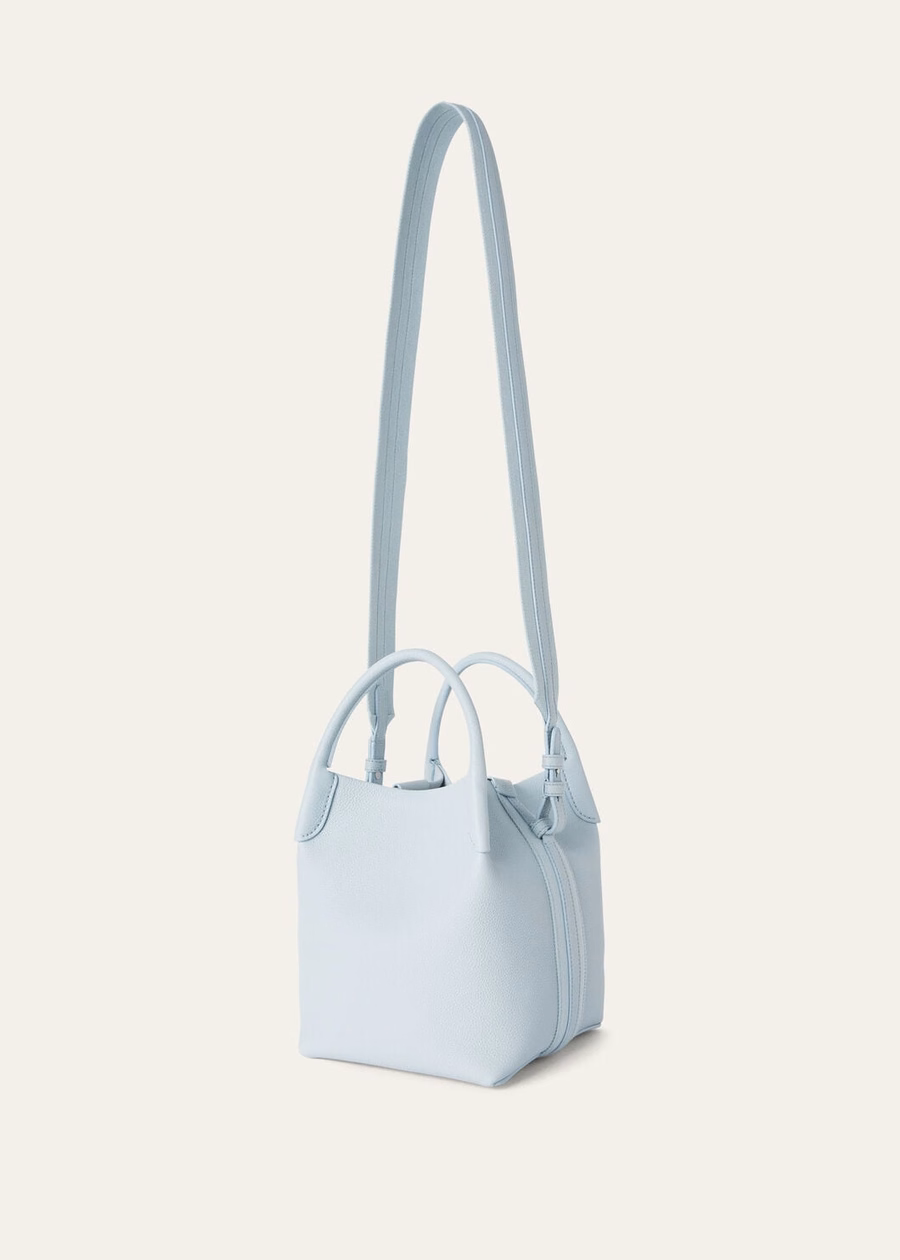 Bolsa pequeña para fardos de piel de becerro granulada azul claro Belle