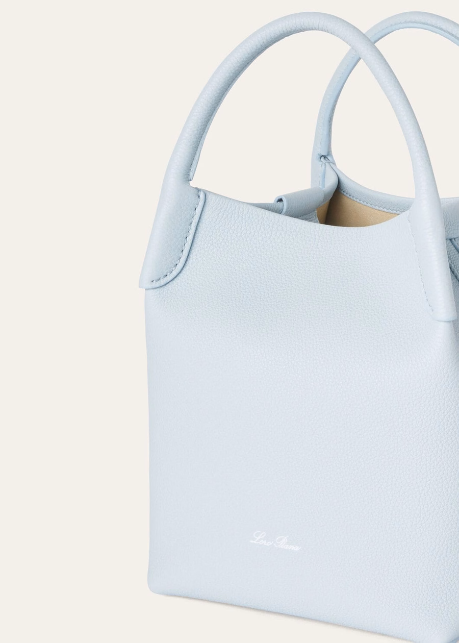 Bolsa pequeña para fardos de piel de becerro granulada azul claro Belle