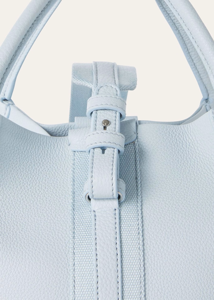 Bolsa pequeña para fardos de piel de becerro granulada azul claro Belle