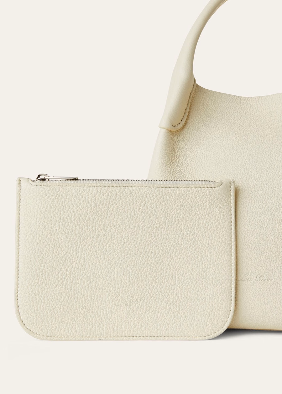 Bolsa pequeña para fardos en piel de becerro granulada color blanco susurro